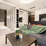 Golden Luxe - Mennica - Business & Center