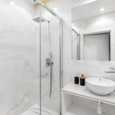 Golden Luxe - Mennica - Business & Center