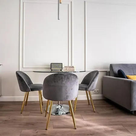 Golden Luxe - Mennica - Business & Center