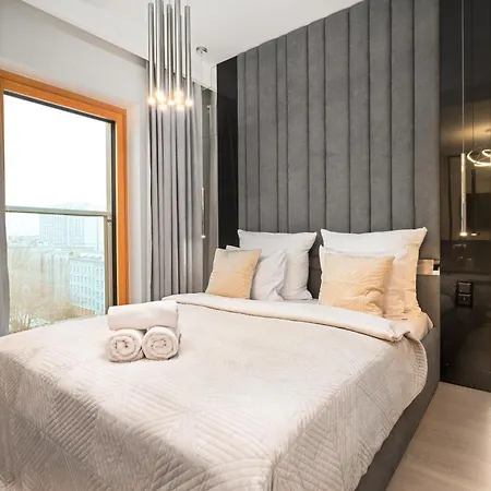 Golden Luxe - Mennica - Business & Center *