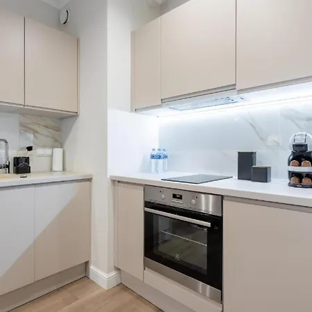 Golden Luxe - Mennica - Business & Center *