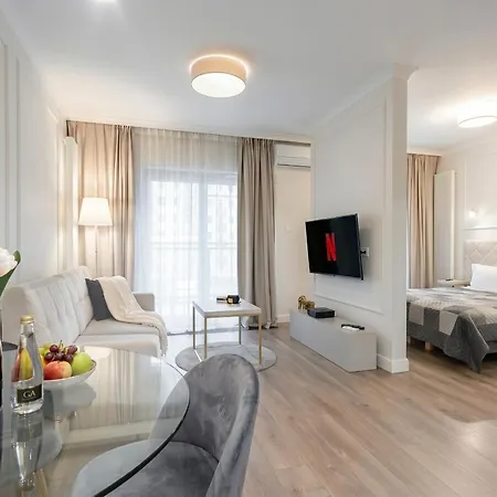 Golden Luxe - Mennica - Business & Center