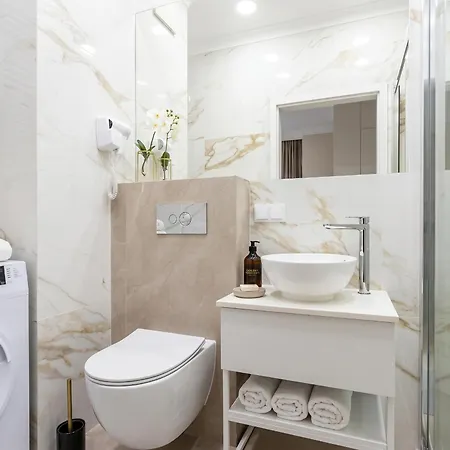 Golden Luxe - Mennica - Business & Center *