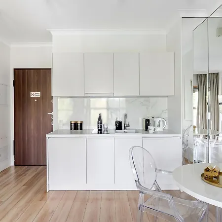 Golden Luxe - Mennica - Business & Center