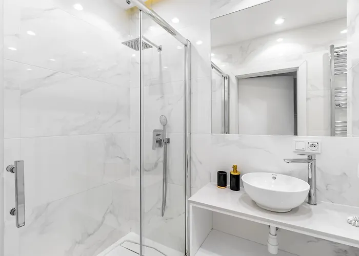 Golden Luxe - Mennica - Business & Center