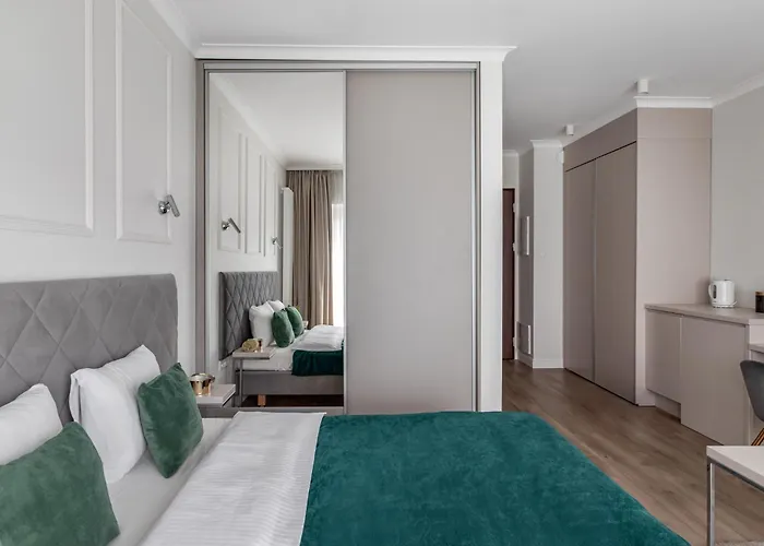 Golden Luxe - Mennica - Business & Center *