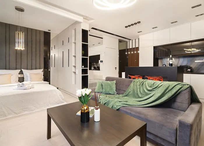 Golden Luxe - Mennica - Business & Center