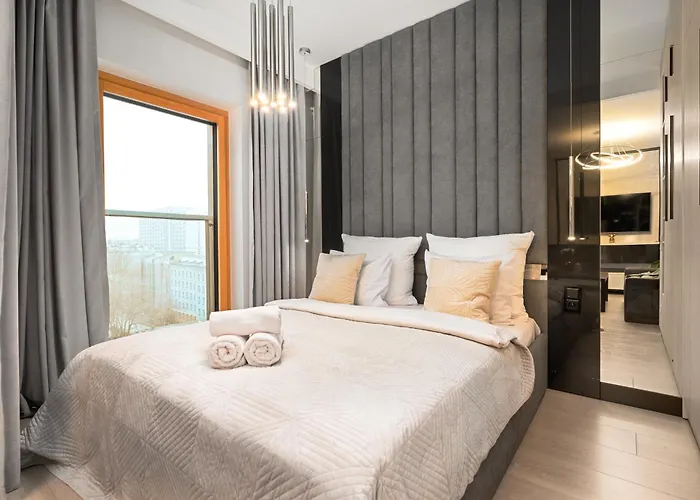 Golden Luxe - Mennica - Business & Center *