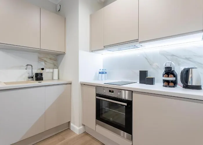 Golden Luxe - Mennica - Business & Center *