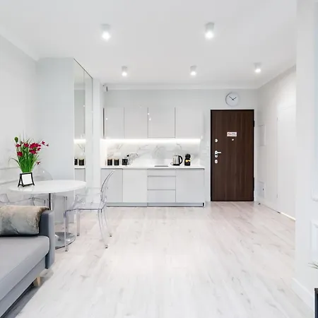 Golden -city Center - Mennica Apartment *