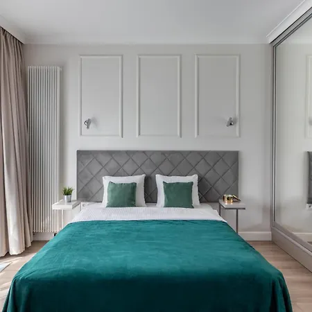 Golden -city Center - Mennica Apartment