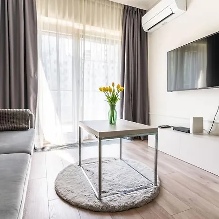 Golden -city Center - Mennica Apartment