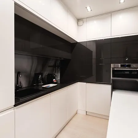 Golden -city Center - Mennica Apartment *